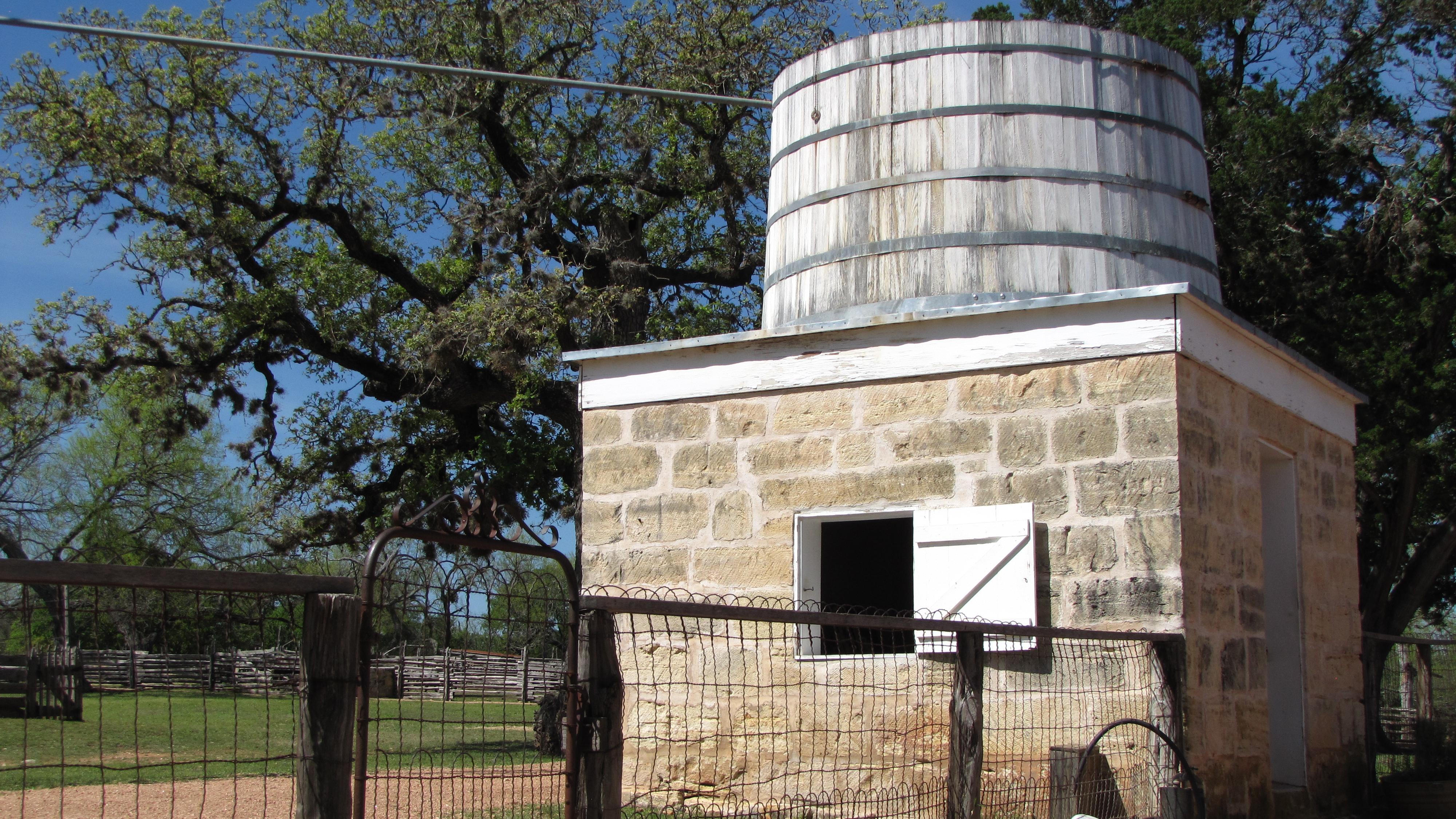 Tank house-Sauer Beckmann Farm (EUATank house-Sauer Beckmann Farm (EUA  