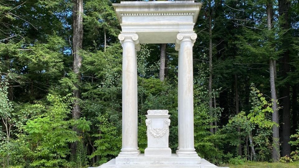 Photo of the Temple sculpture