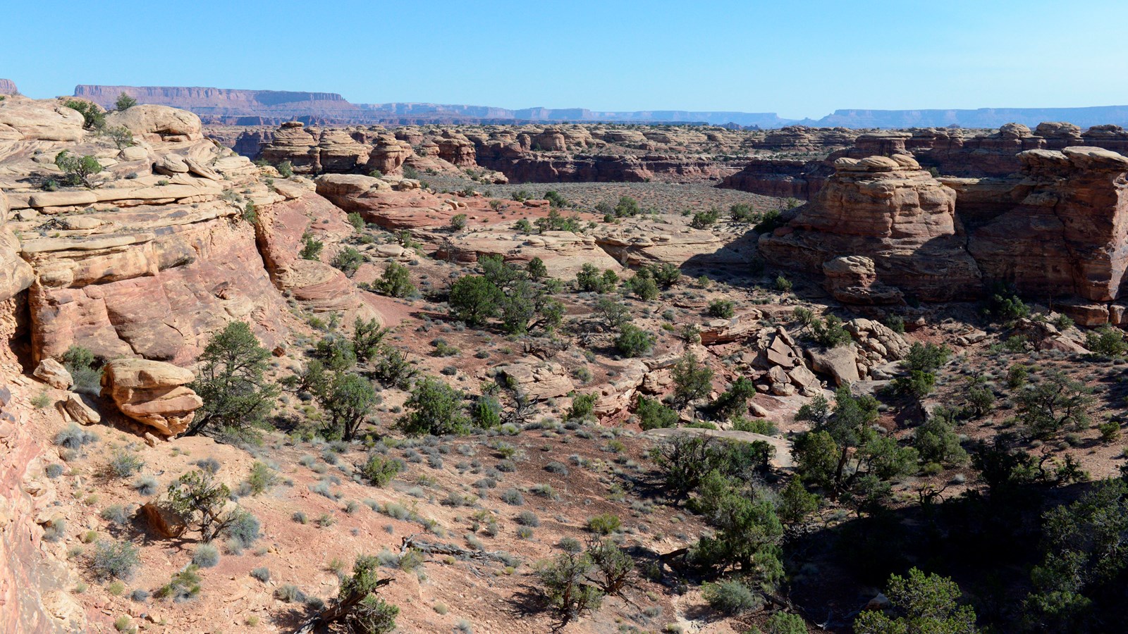 A landscape photograph of a colorful geologic landscape. 