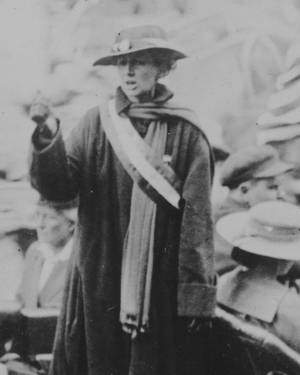 Florence Bayard Hilles, standing outside in back of an automobile speaking to crowd.