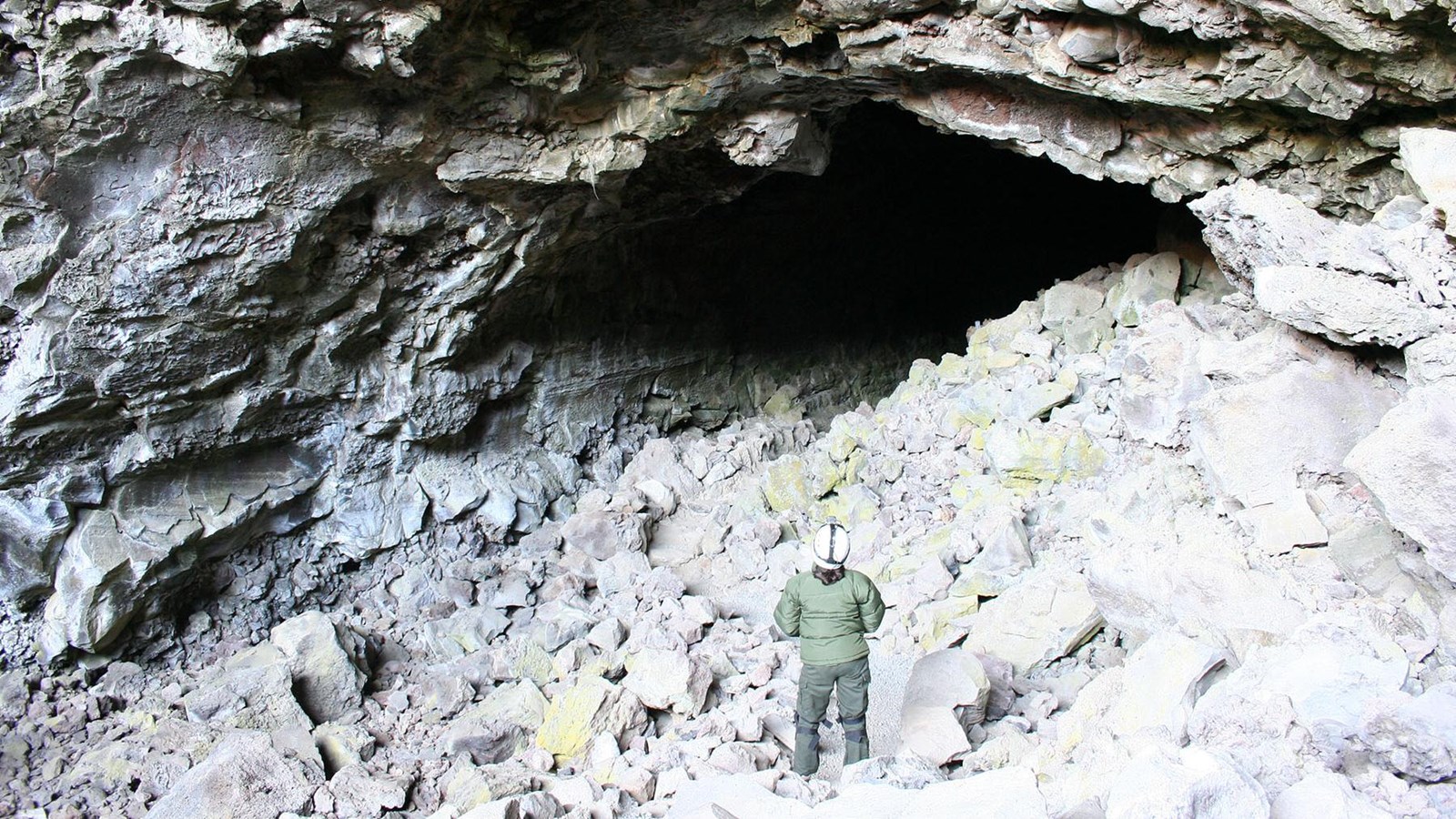 Indian Well Cave entrance