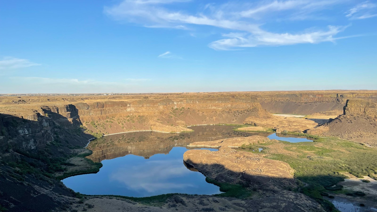 3.5 mile wide dry waterfall