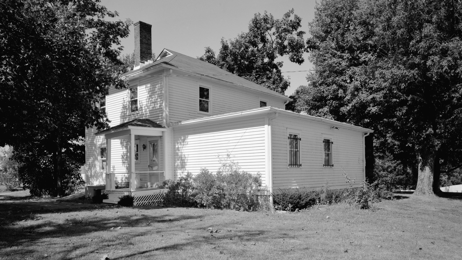 Two-story wooden house. Library of Congress photo. 