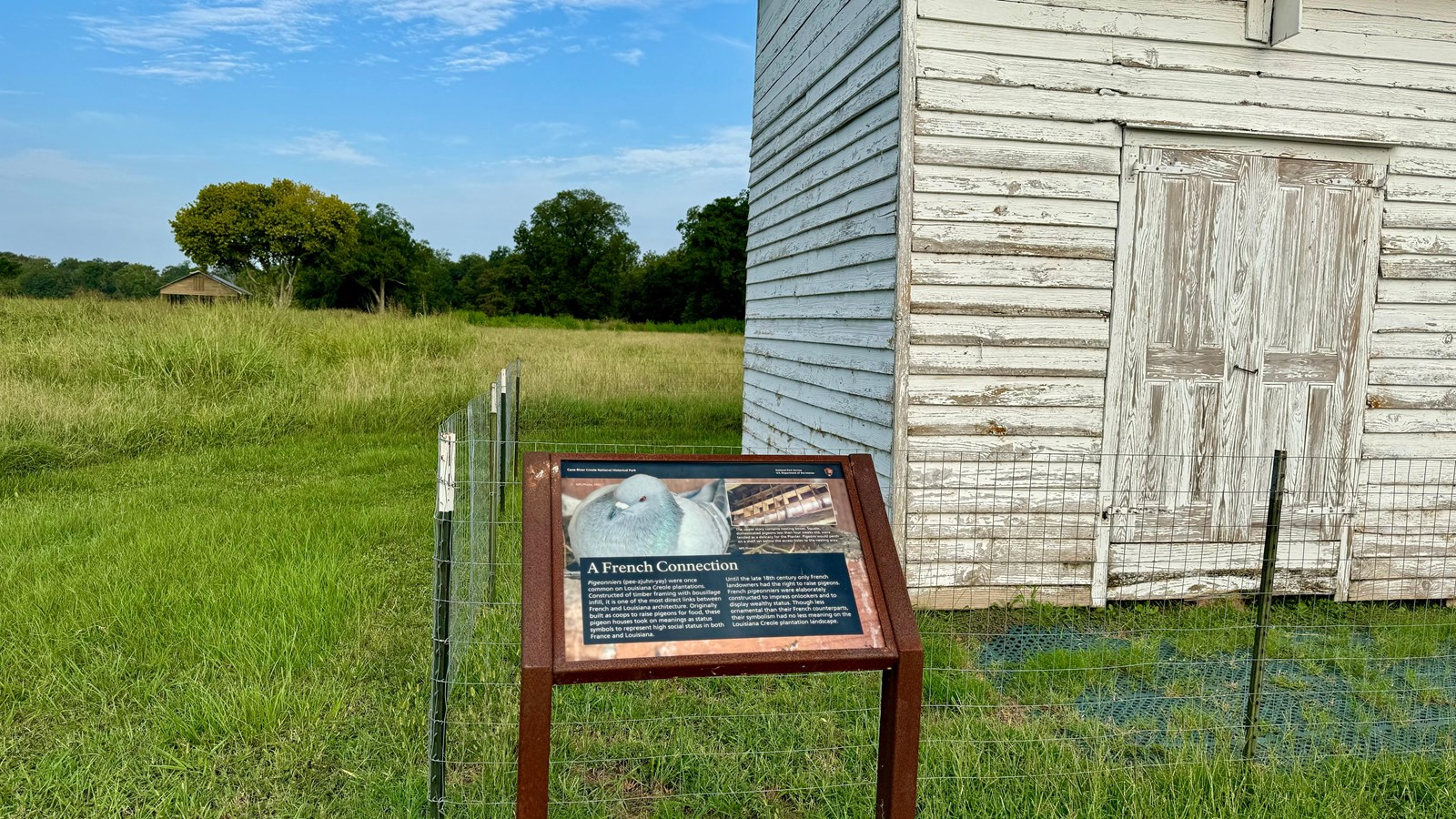 Pigeonnier wayside at Oakland Plantation with Pigeonnier structure