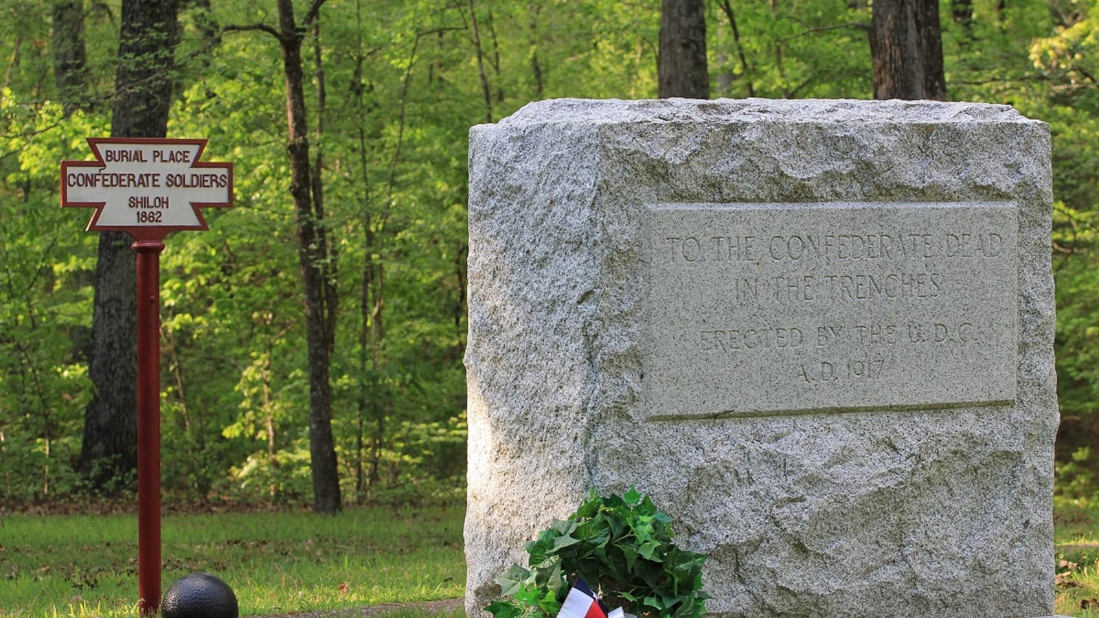 Picture of a monument marking one of the Confederate burial sites