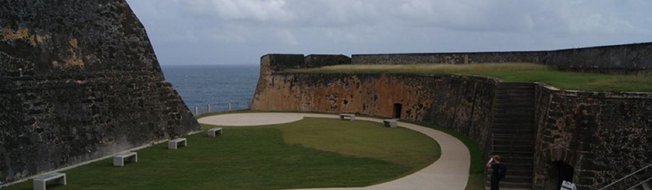 Castillo San Cristobal - Plaza Santa Teresa