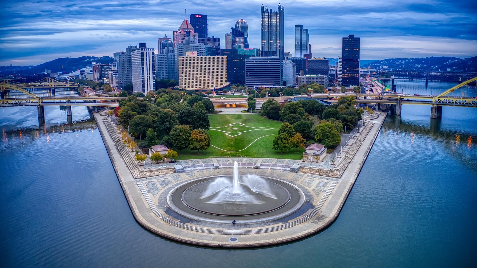 Fountain at the confluence of two rivers