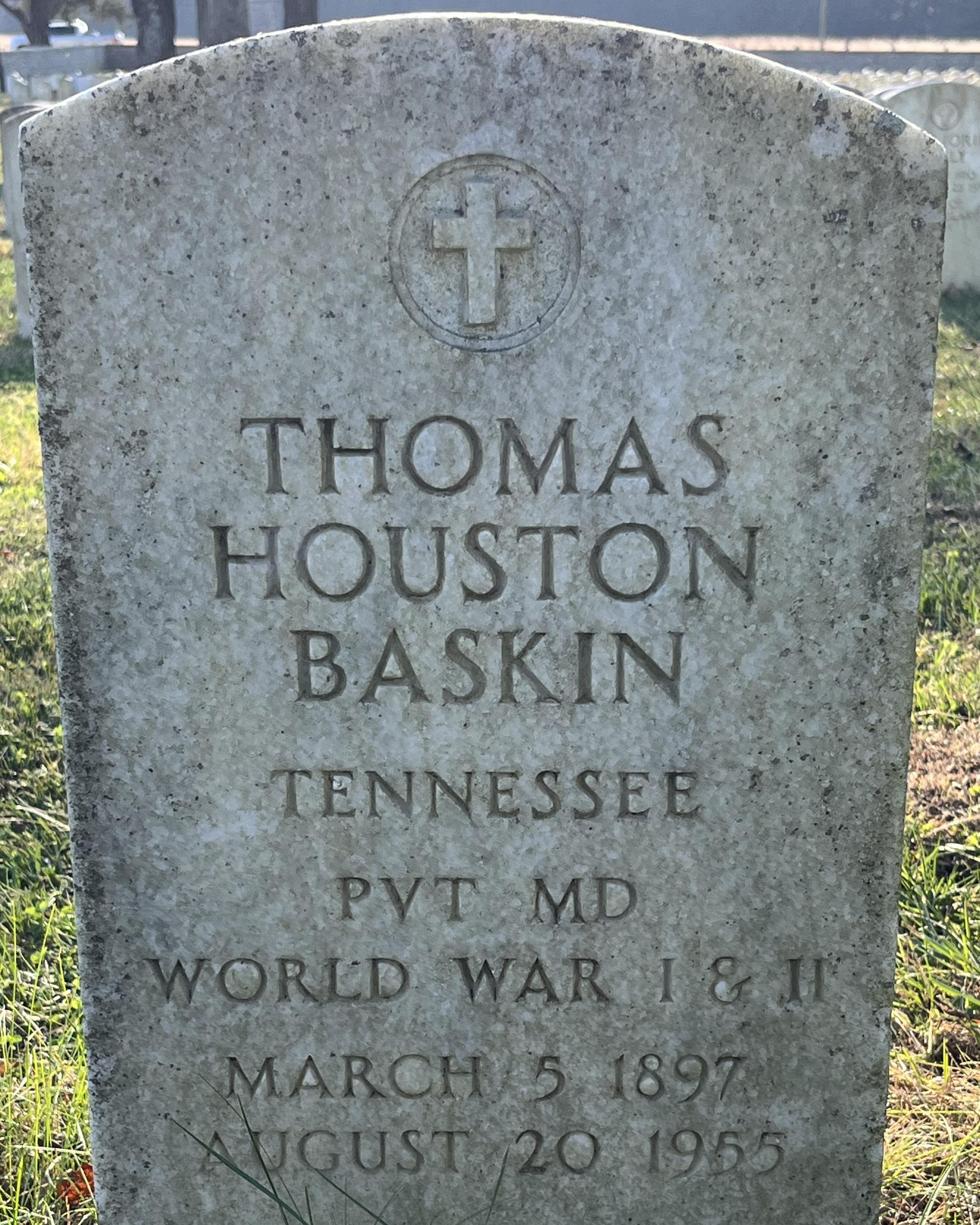 White marble headstone of Thomas Houston Baskin