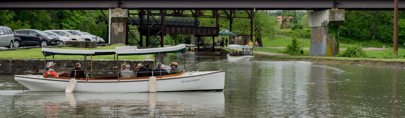 Boats on the Cushwa Basin floating down the canal 