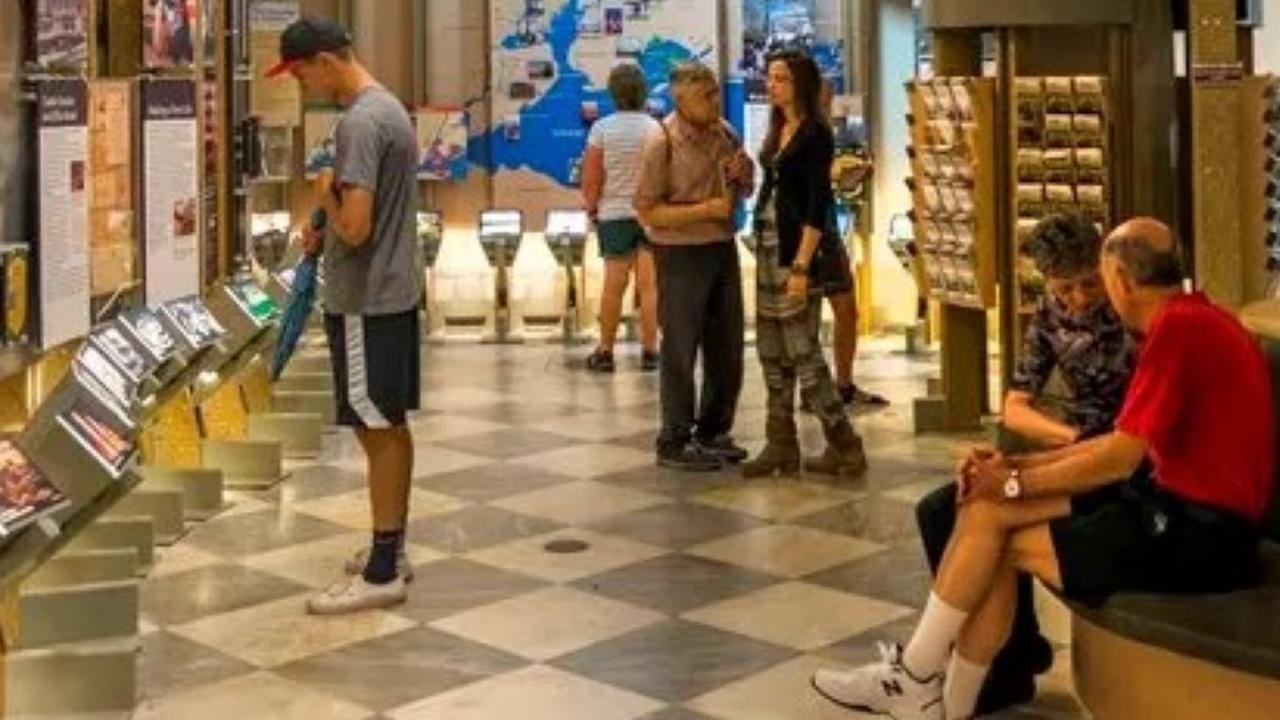 Visitors explore the Federal Hall Visitor Center