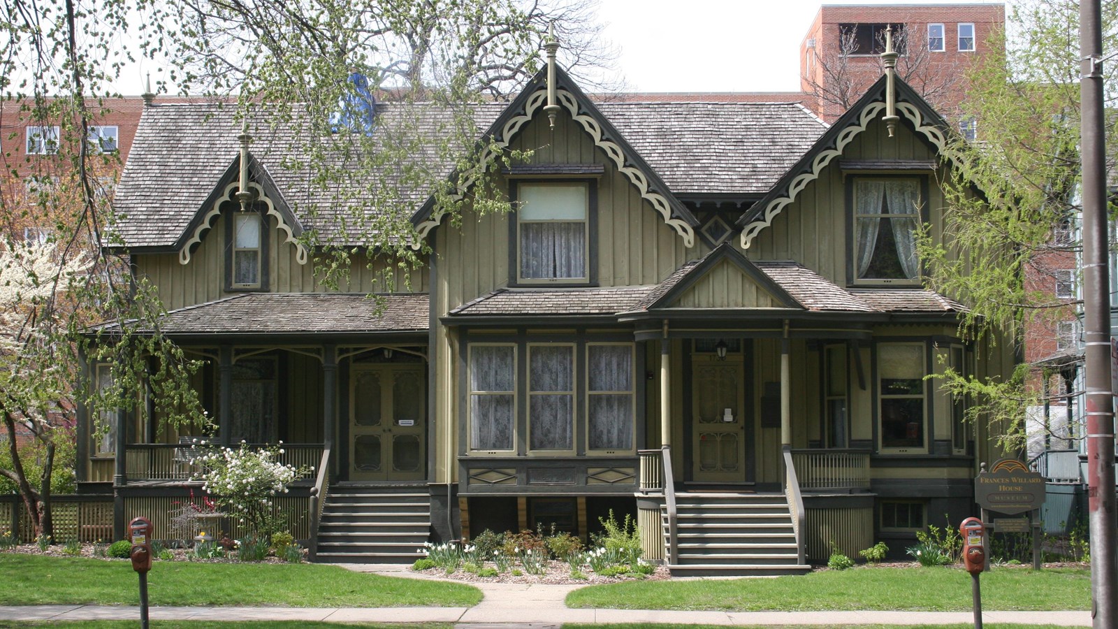 House will two staircases and three gables