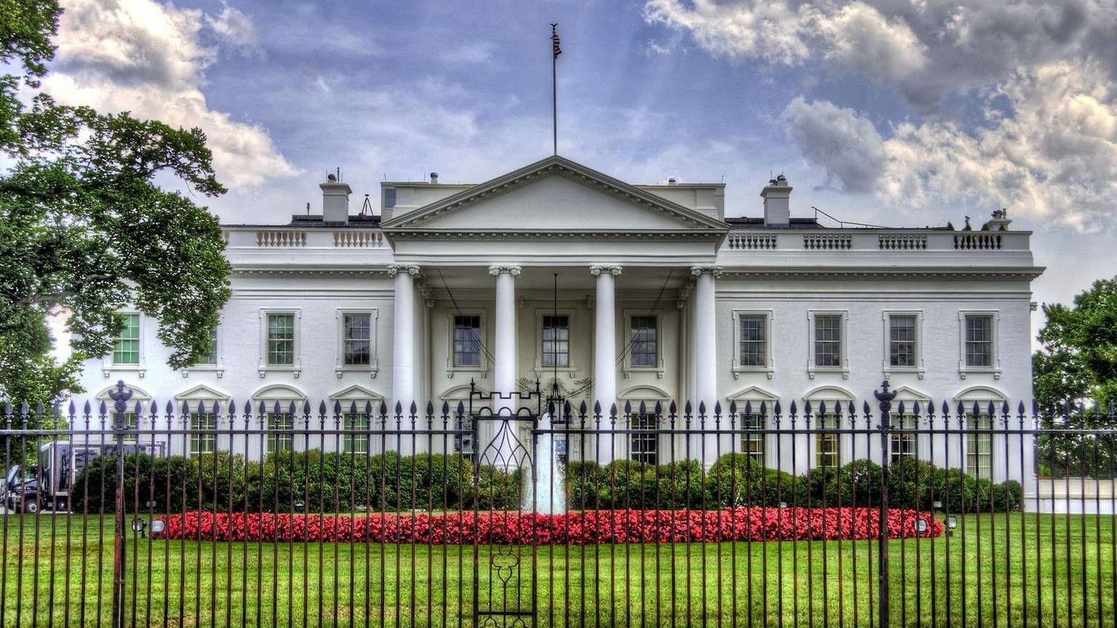 The White House behind a fence.