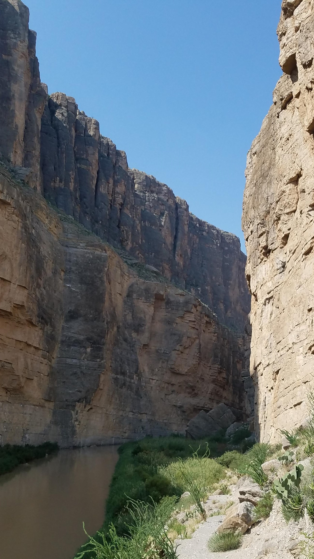 A view of Santa Elena Trial within the Canyon