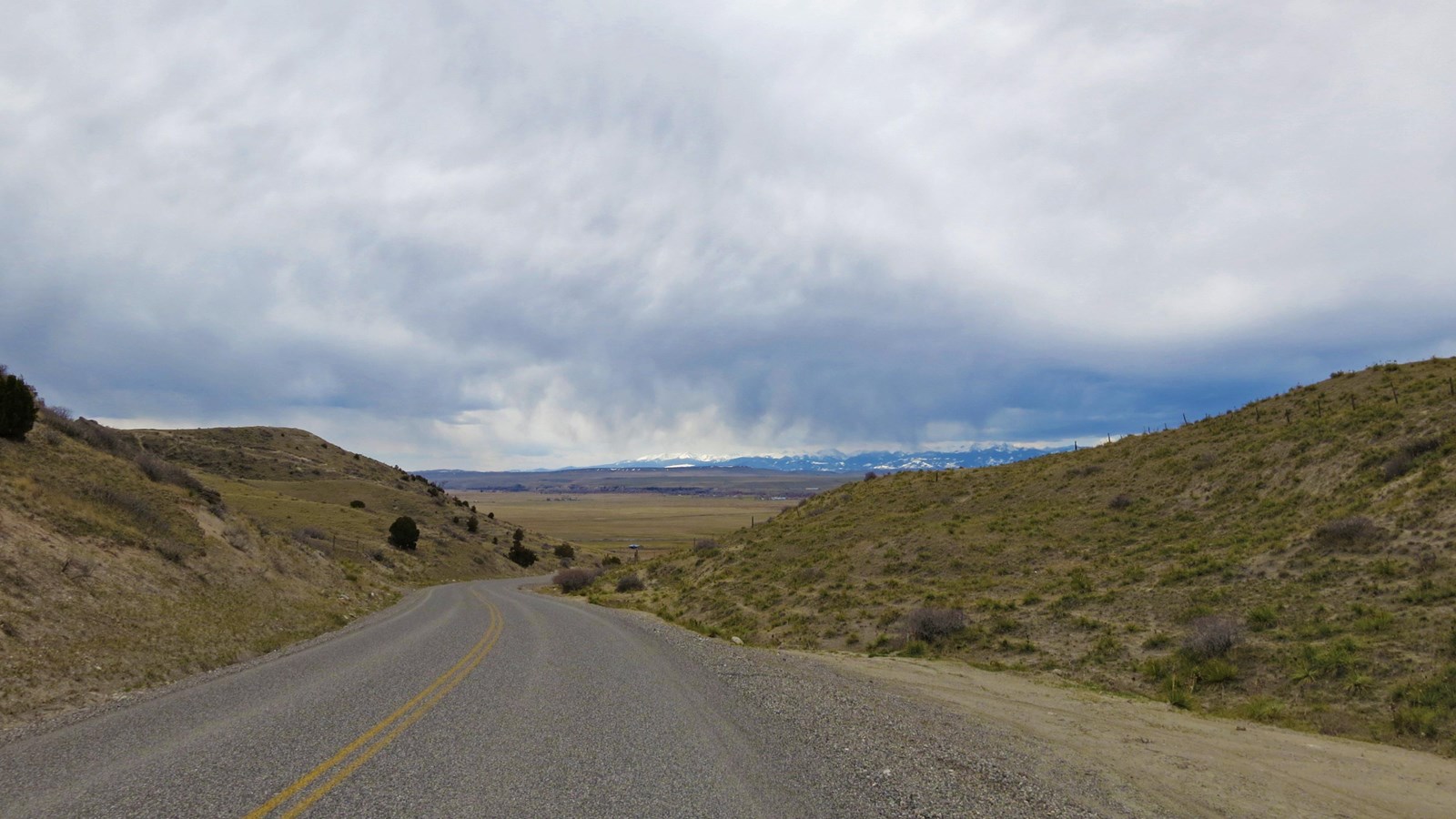 road leading in to mountain pass