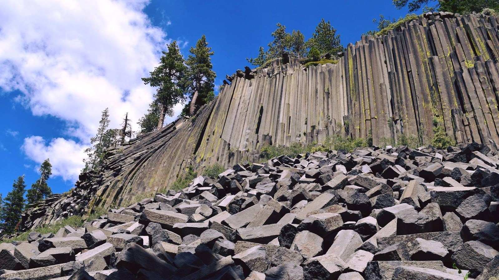 Devils Postpile formation