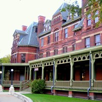 The Victorian Hotel Florence and its wide verandah
