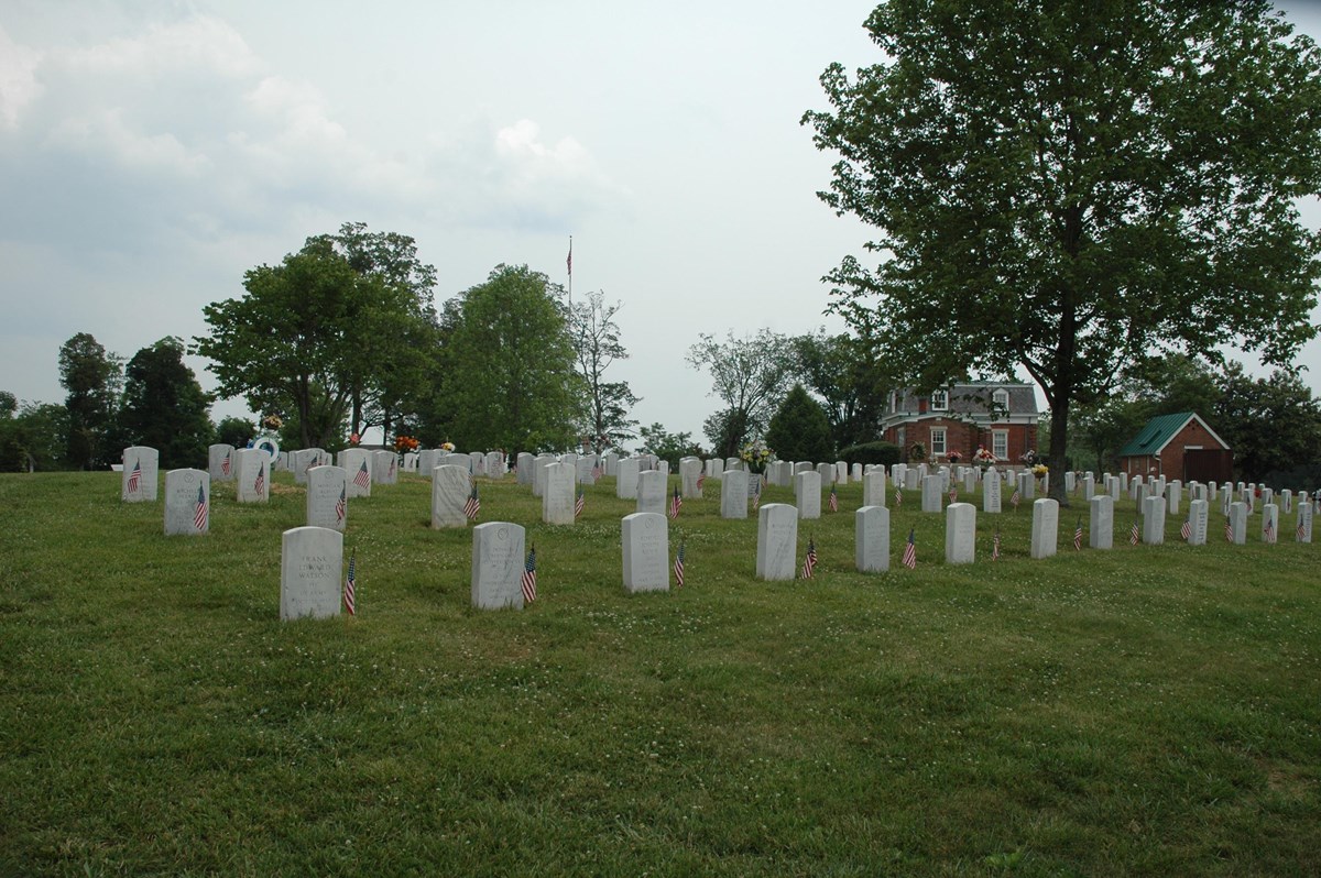 flags on headstones at fort donelson national cemetery dover tn
