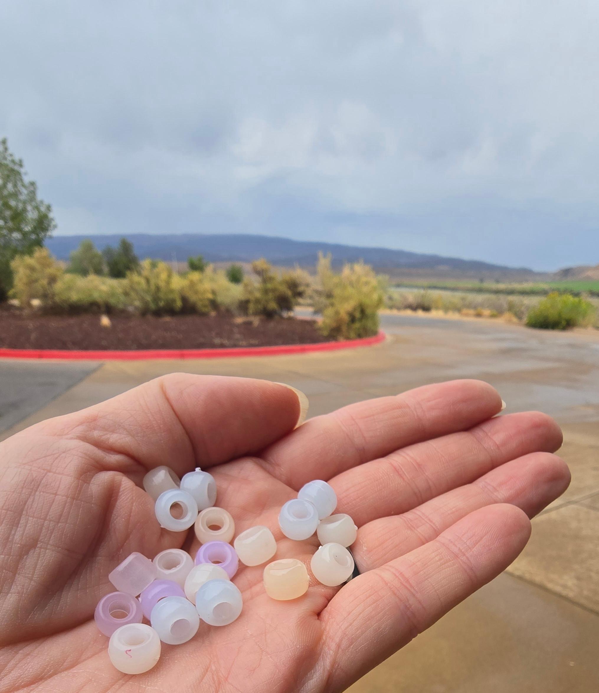 Solar beads change colors from the Sun's skin-damaging UV rays, even on a dark, cloudy day!