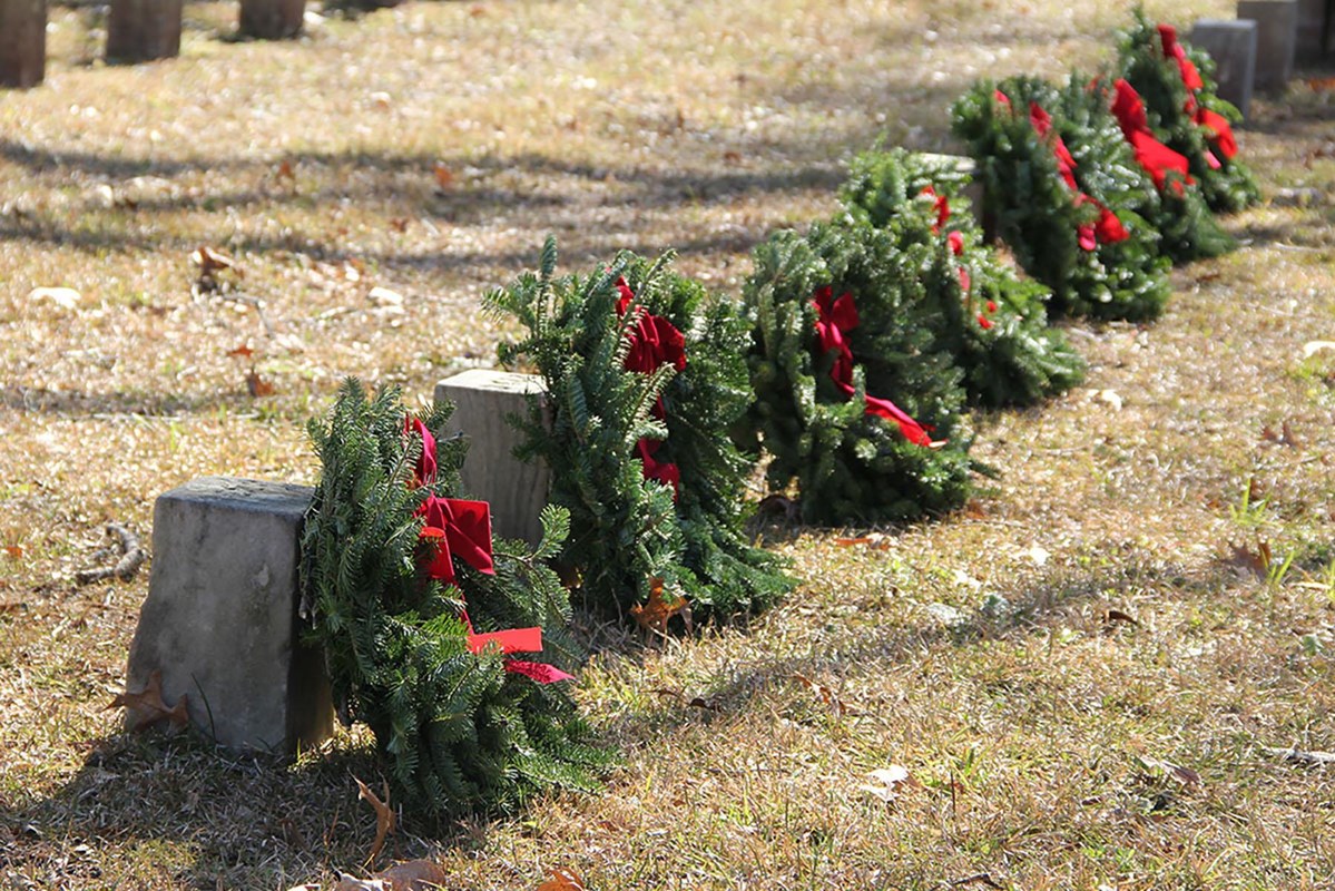 Wreaths on graves int eh National Cemetery