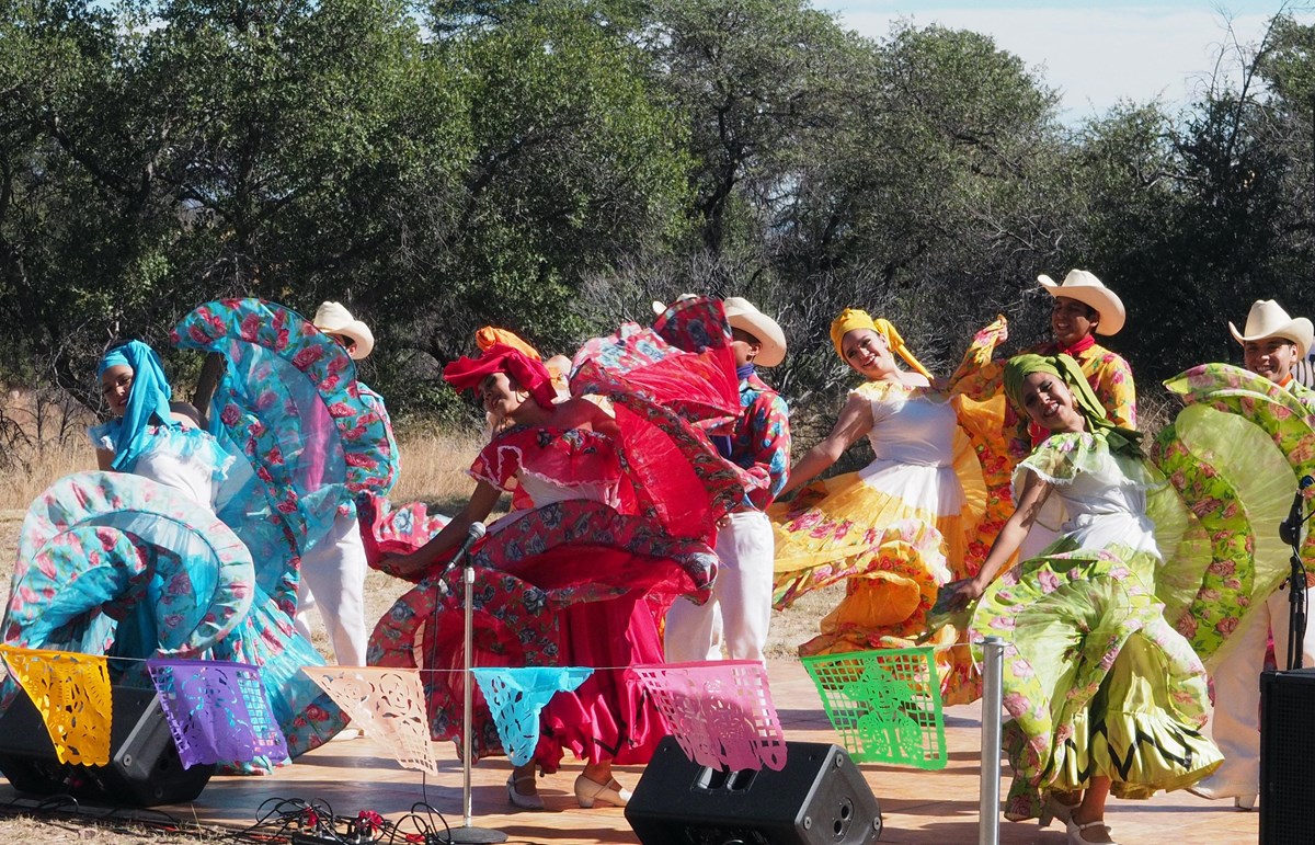 Colorful Mexican Folklorico Dance