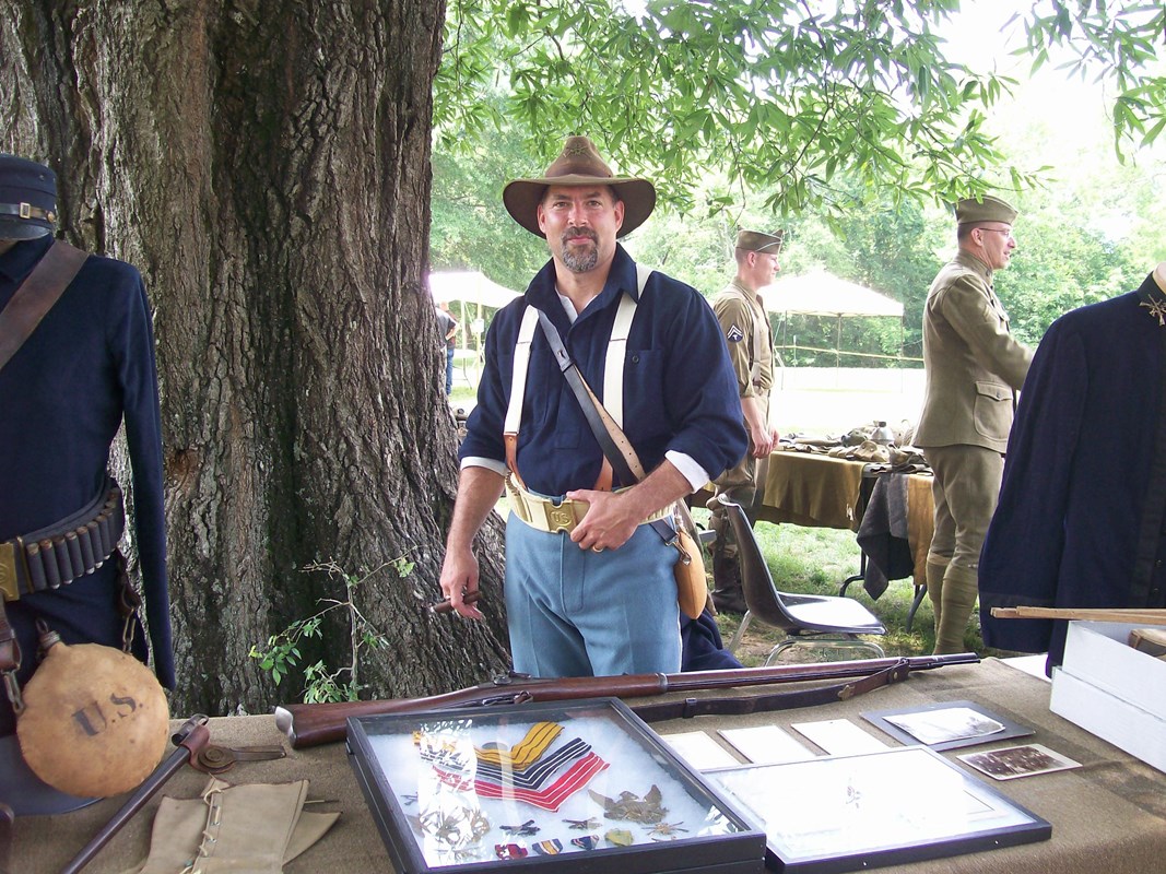 Living historian in Spanish American War uniform