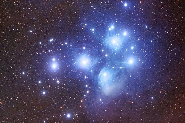 A wispy blue star cluster