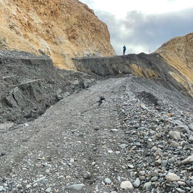 A large landslide that moved huge rocks.
