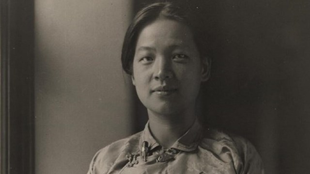 Sepia photo of Dr. Me-Iung Ting at the International Conference of Women Physicians. Looks at camera