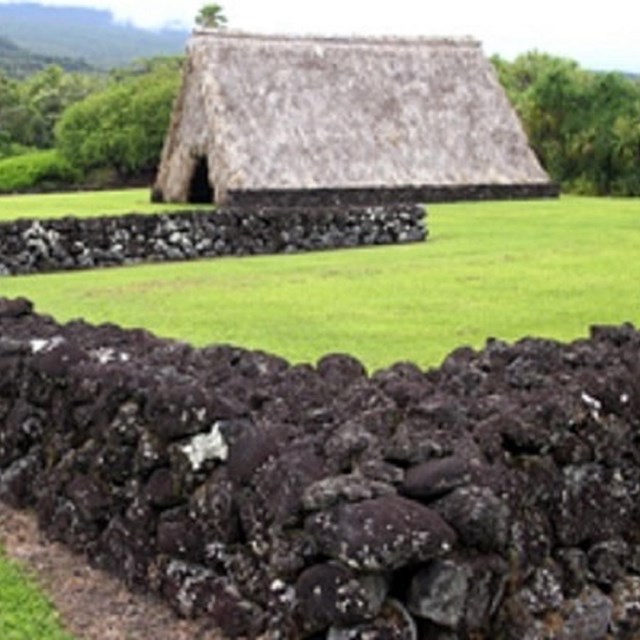 Rock wall enclosure in the gardens in front of the heiau Photo by WalshTD, Flickr