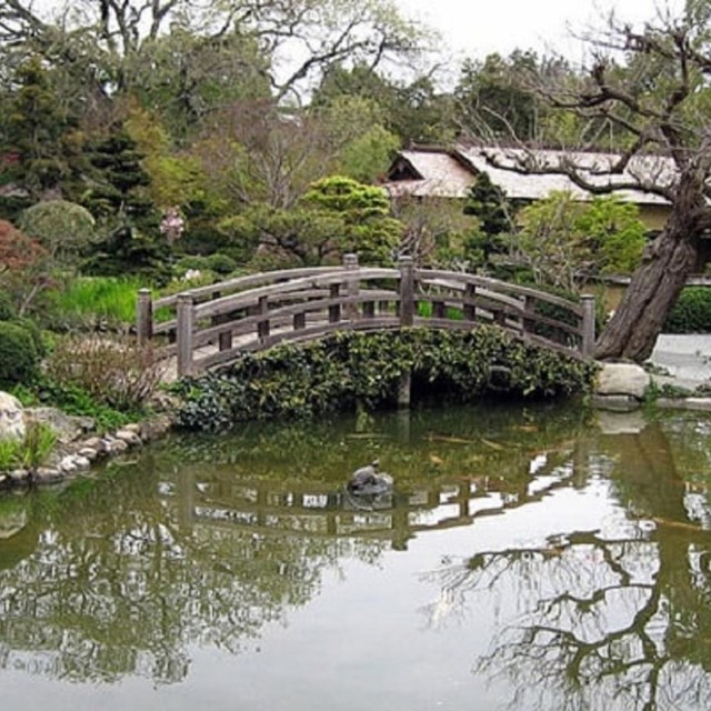  Hakone Estate and Gardens  Photo by doopokko, CC BY-SA 2.0