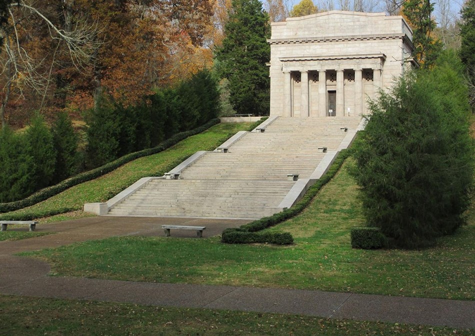 The First Lincoln Memorial