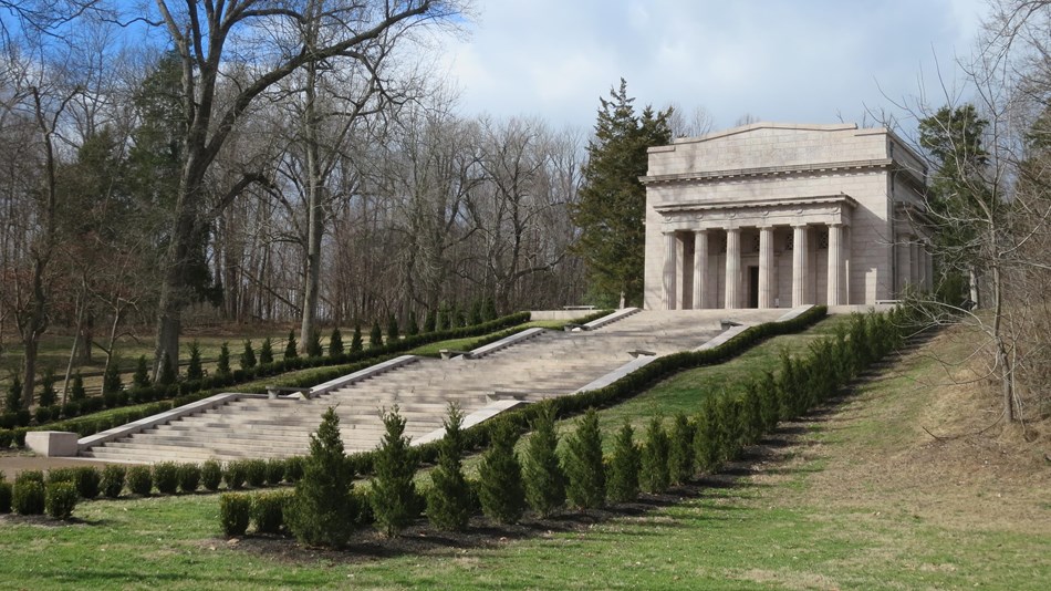 The First Lincoln Memorial