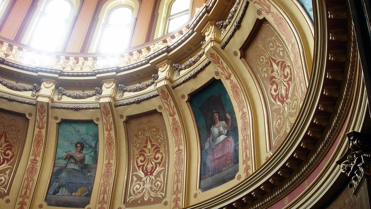 Inside dome of capitol building, By Dave Parker - Own work, CC BY 3.0
