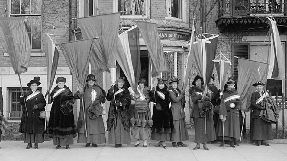 Women in the 1900s picketing. Library of Congress. 