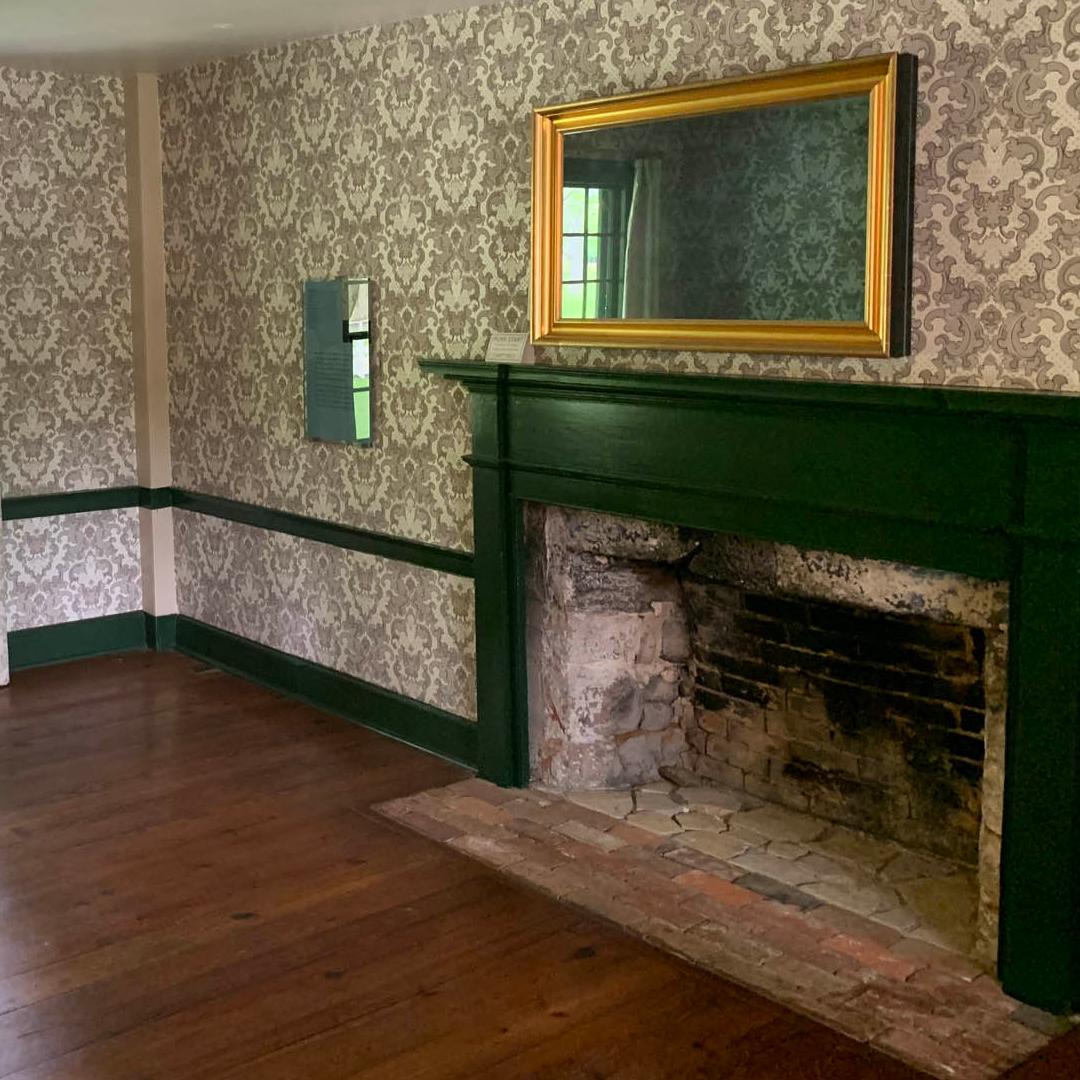 (Dining Room)