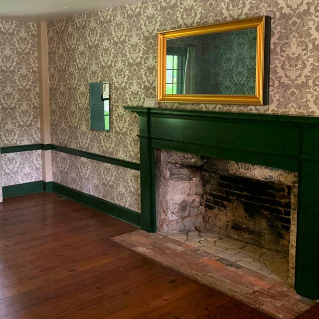 (Dining Room)