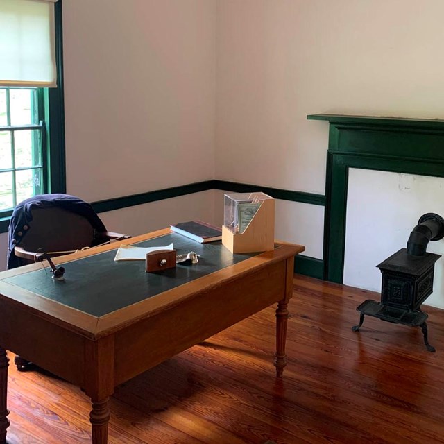 (Office)