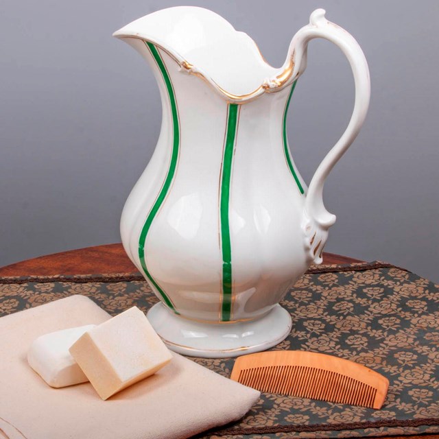 Water pitcher