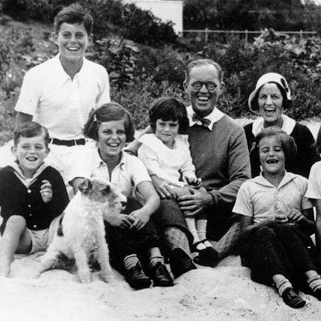JFK and his family at the beach as a child