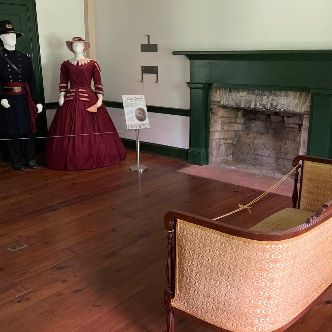 (Parlor)