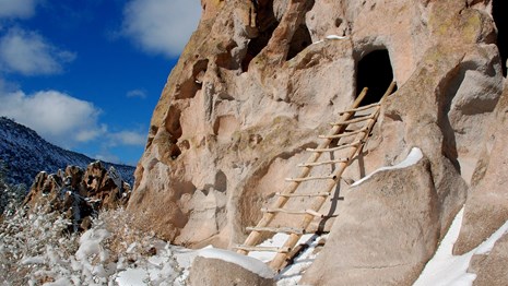 first cavate on Pueblo Loop Trail