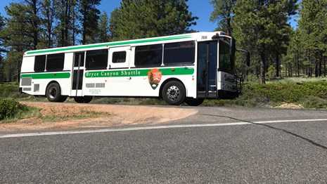 Bryce Canyon shuttle bus turning onto the road