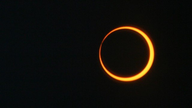 Image of an annular eclipse showing the "ring of fire"