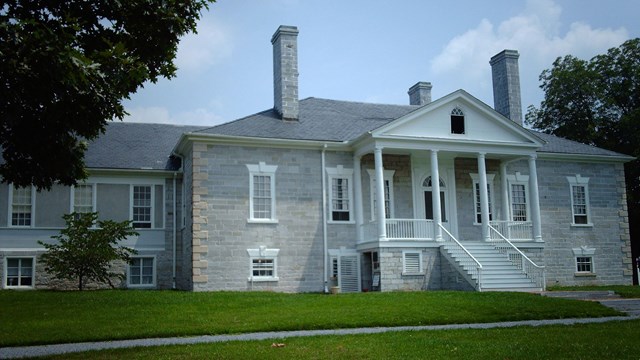 Belle Grove Manor House