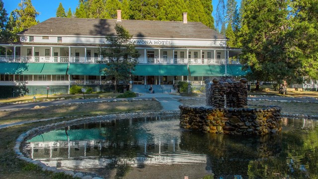 Wawona Hotel in Yosemite National Park