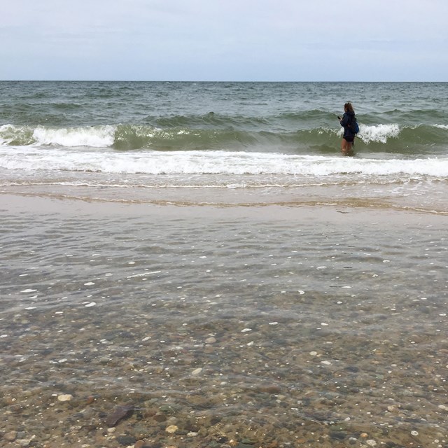 ocean waves breaking on the beach