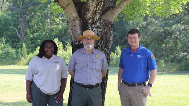 Volunteer National Park Service Logo