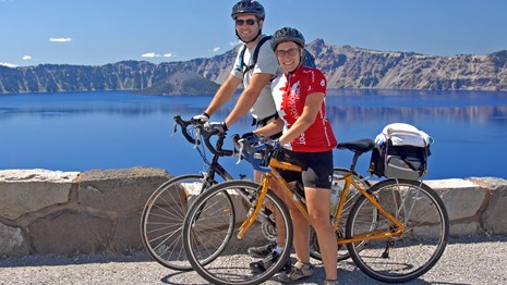 Bicyclists on the East Rim Drive