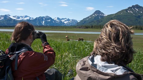 Two people on a guided bear viewing trip in Katmai National Park