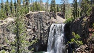 Rainbow Falls is formed by the San Joaquin flowing over a 101 ft cliff.